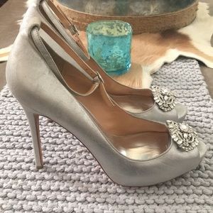 Badgley Mischka Silver Jeweled Platform Heels 8